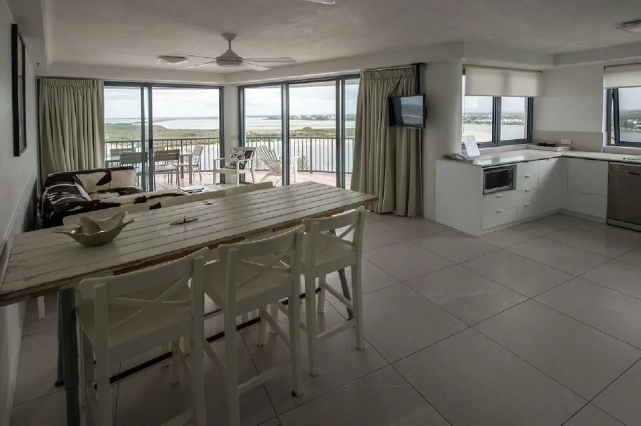 Centrepoint Apartments كالوندرا 4*,